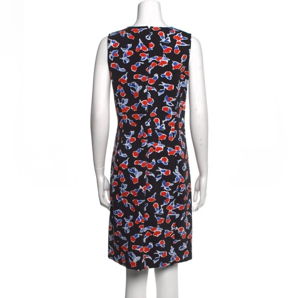Leggiadro Chic Floral Knee Length Dress - Black and Red. Sleeveless, Back Zip. - Picture 8 of 13